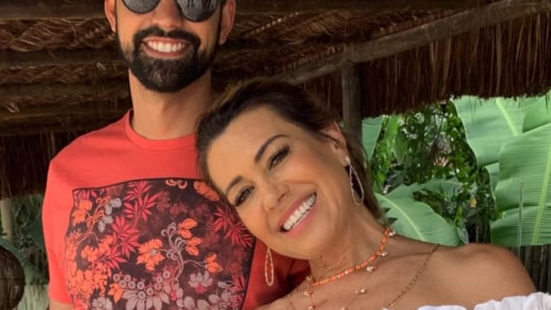 Solange Frazão divide cliques raros ao lado do filho: “Que honra ser sua mãe”