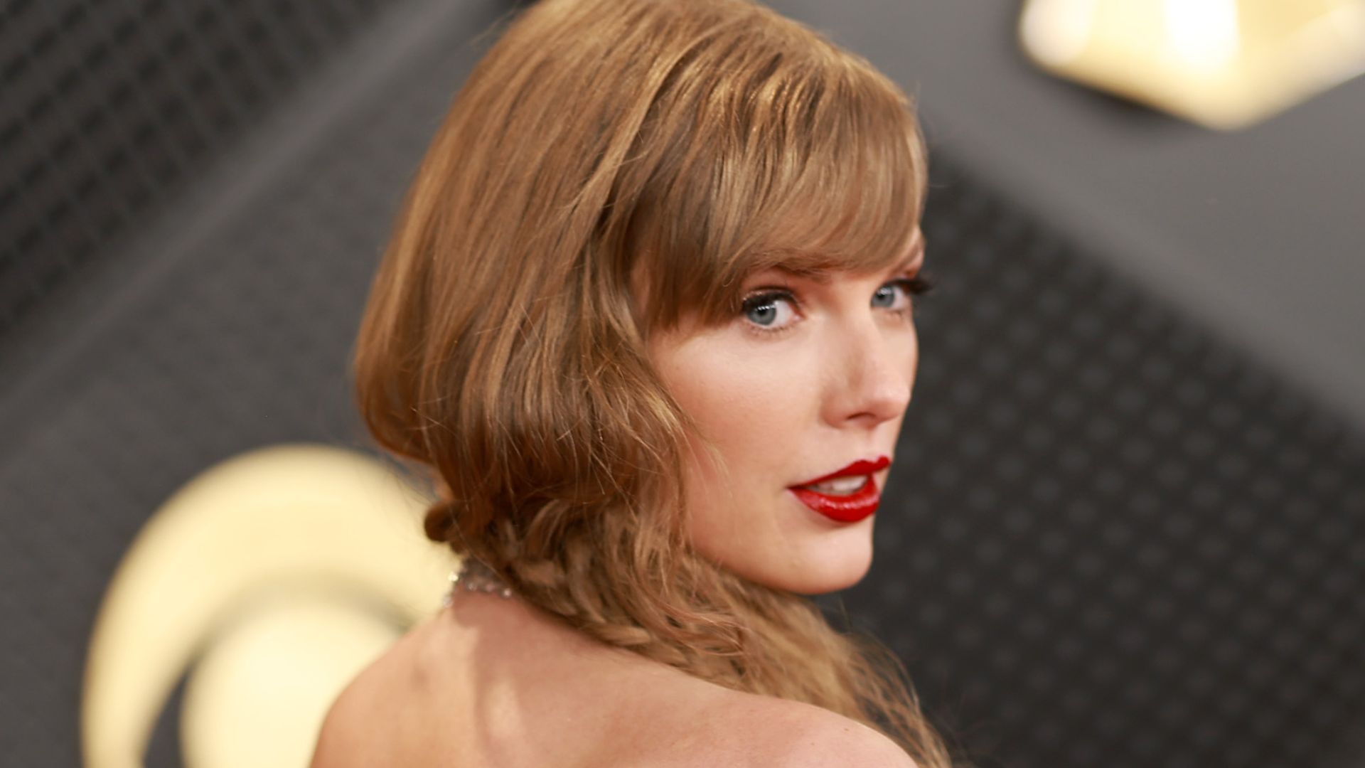 Decidido! Taylor Swift vende jatinho após ameaçar jovem de processo