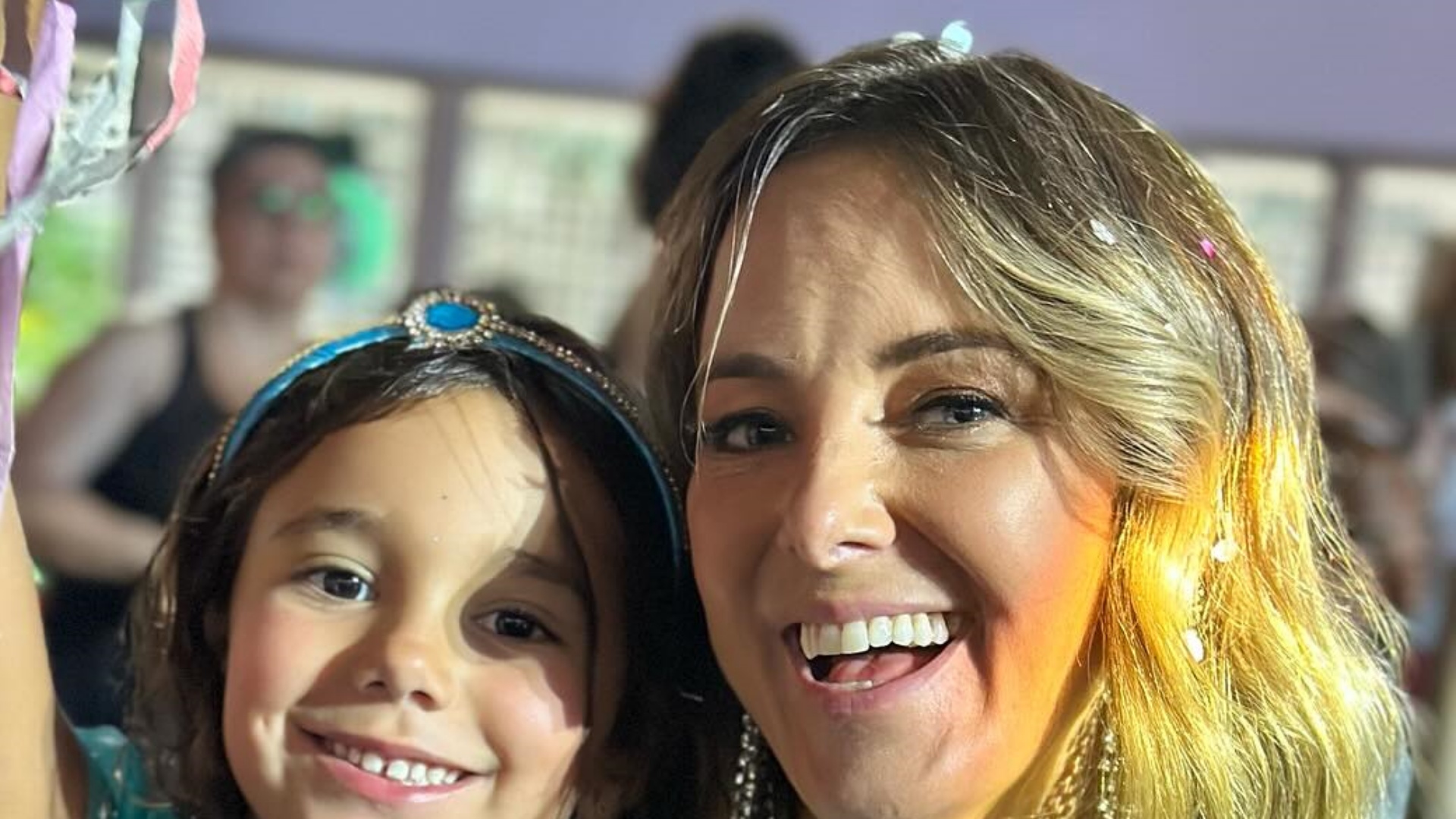 Filha de Ticiane Pinheiro encanta ao surgir fantasiada: “Linda”