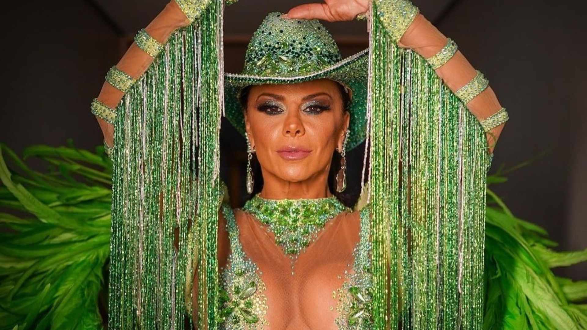 Viviane Araújo choca com pernões muito musculosos: ‘Lindo demais’