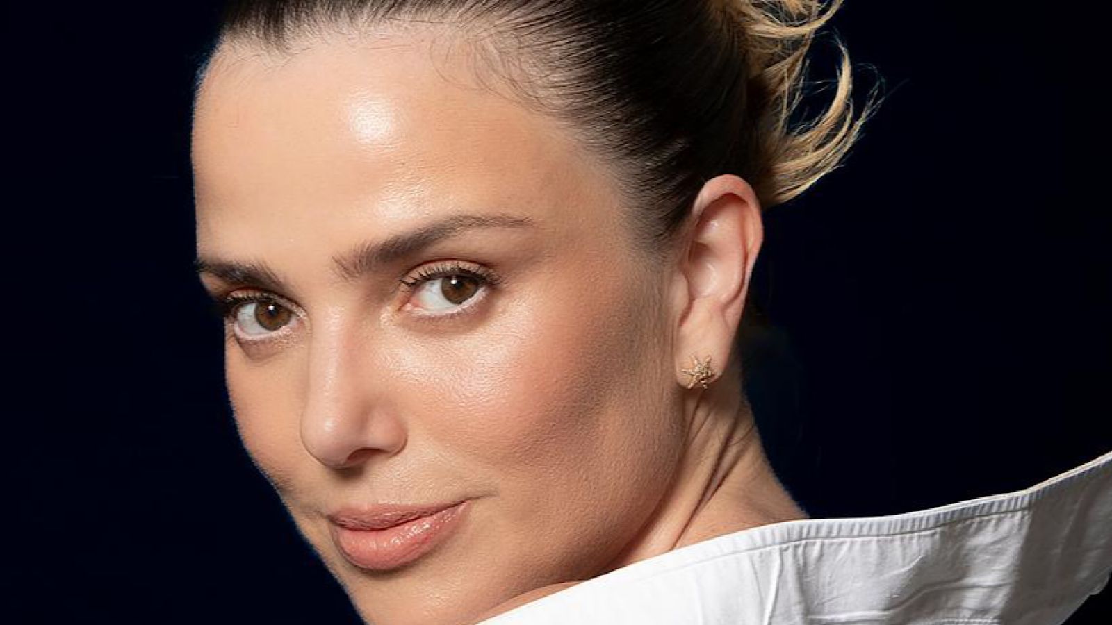 Protagonista no teatro, Natallia Rodrigues avalia retorno às novelas