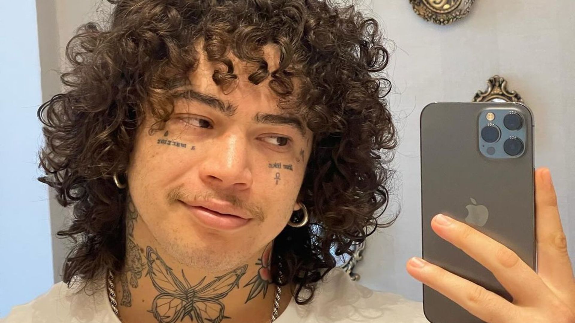 Internado em clínica psiquiátrica, Whindersson Nunes recebe apoio da ex-noiva