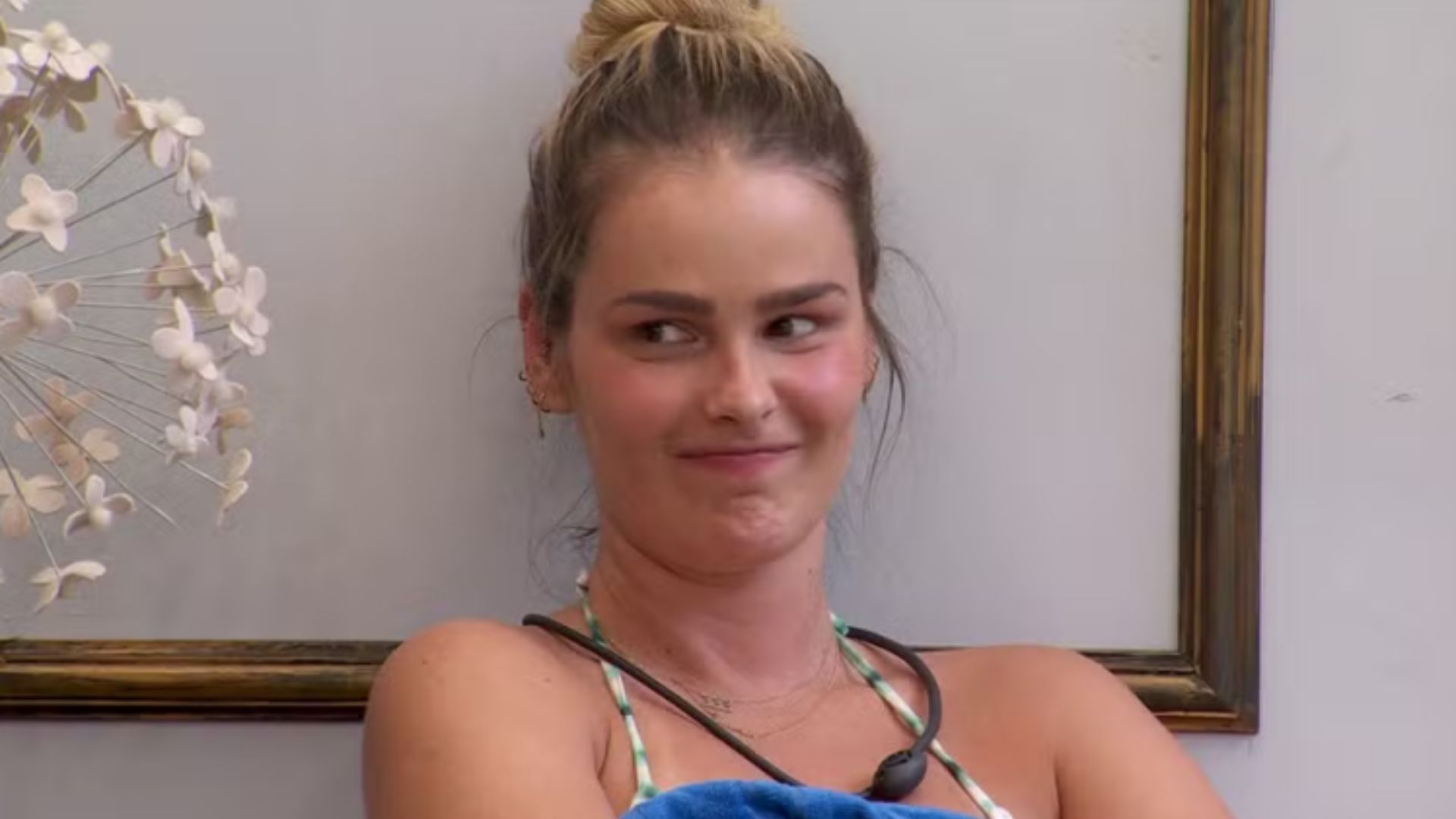 BBB 24: Yasmin Brunet relembra piolho na infância e equipe resgata registro