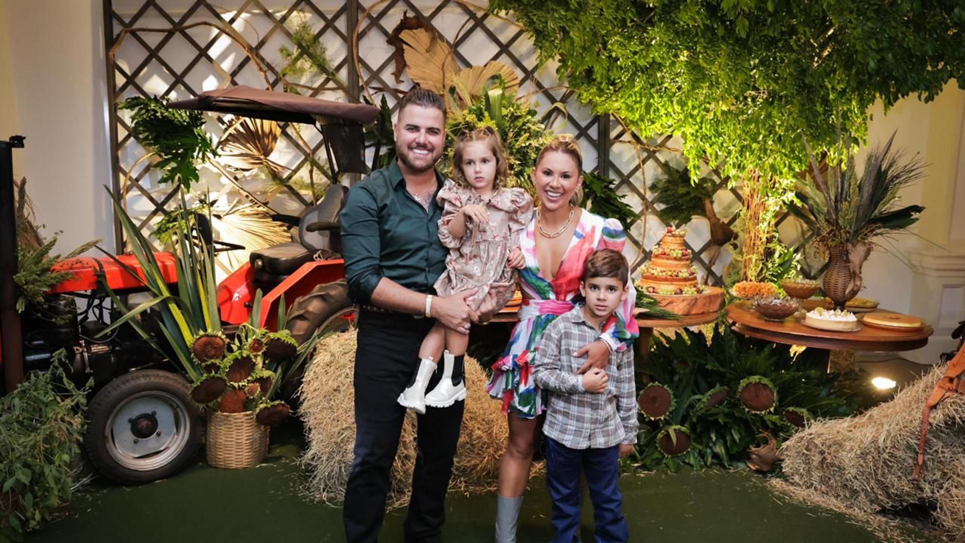 Zé Neto comemora seu aniversário em festa organizada por Natália Toscano