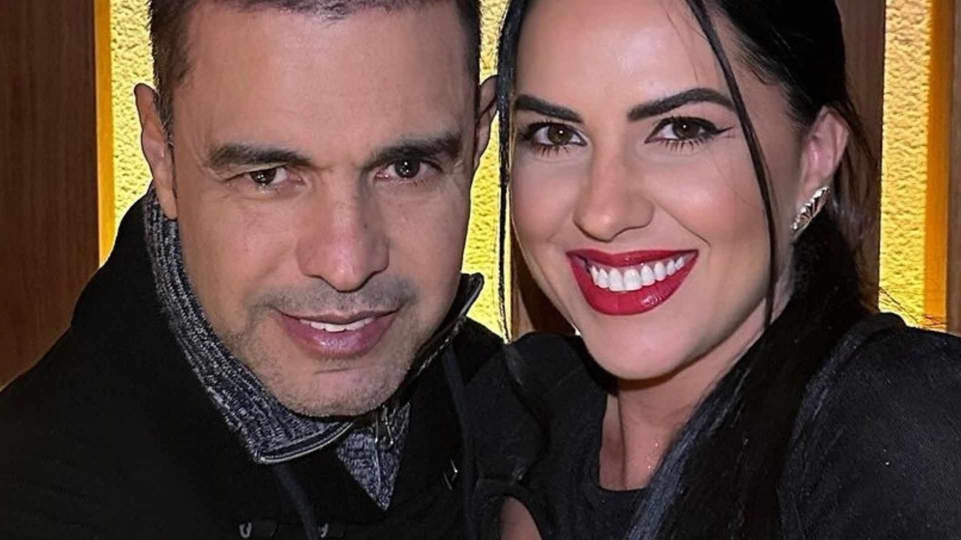 Zezé Di Camargo surge com novo visual em jantar com Graciele Lacerda
