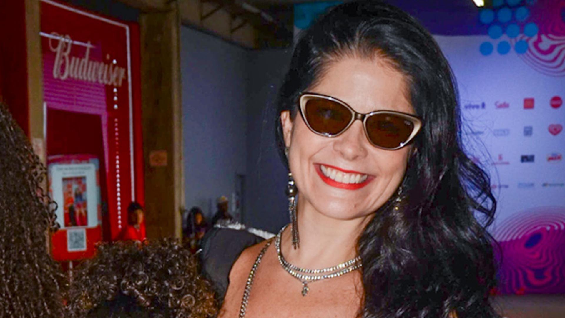 Samara Felippo surge com as filhas em evento após polêmica