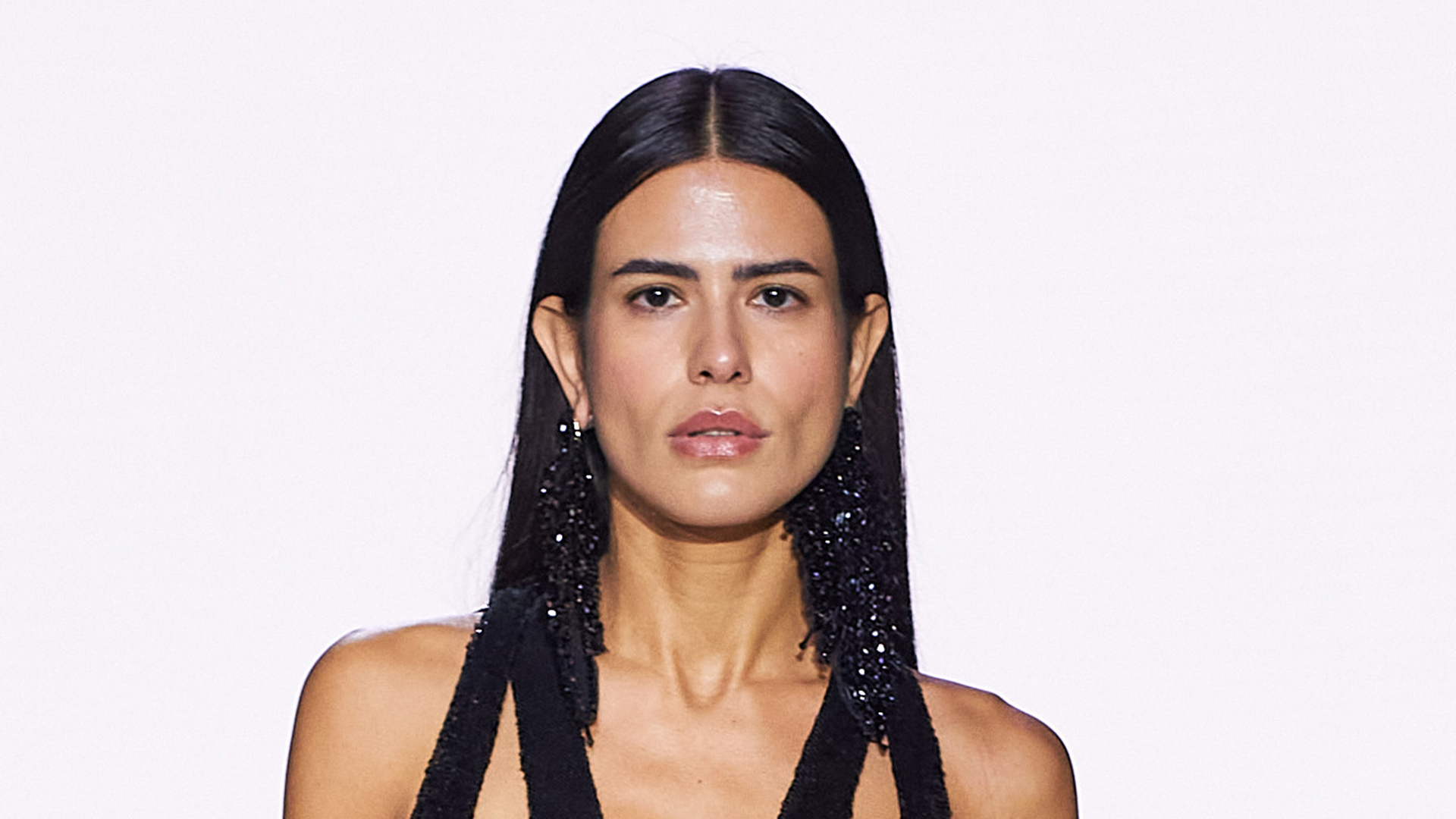 Anttónia brilha em desfile e revela qual é sua relação com a moda