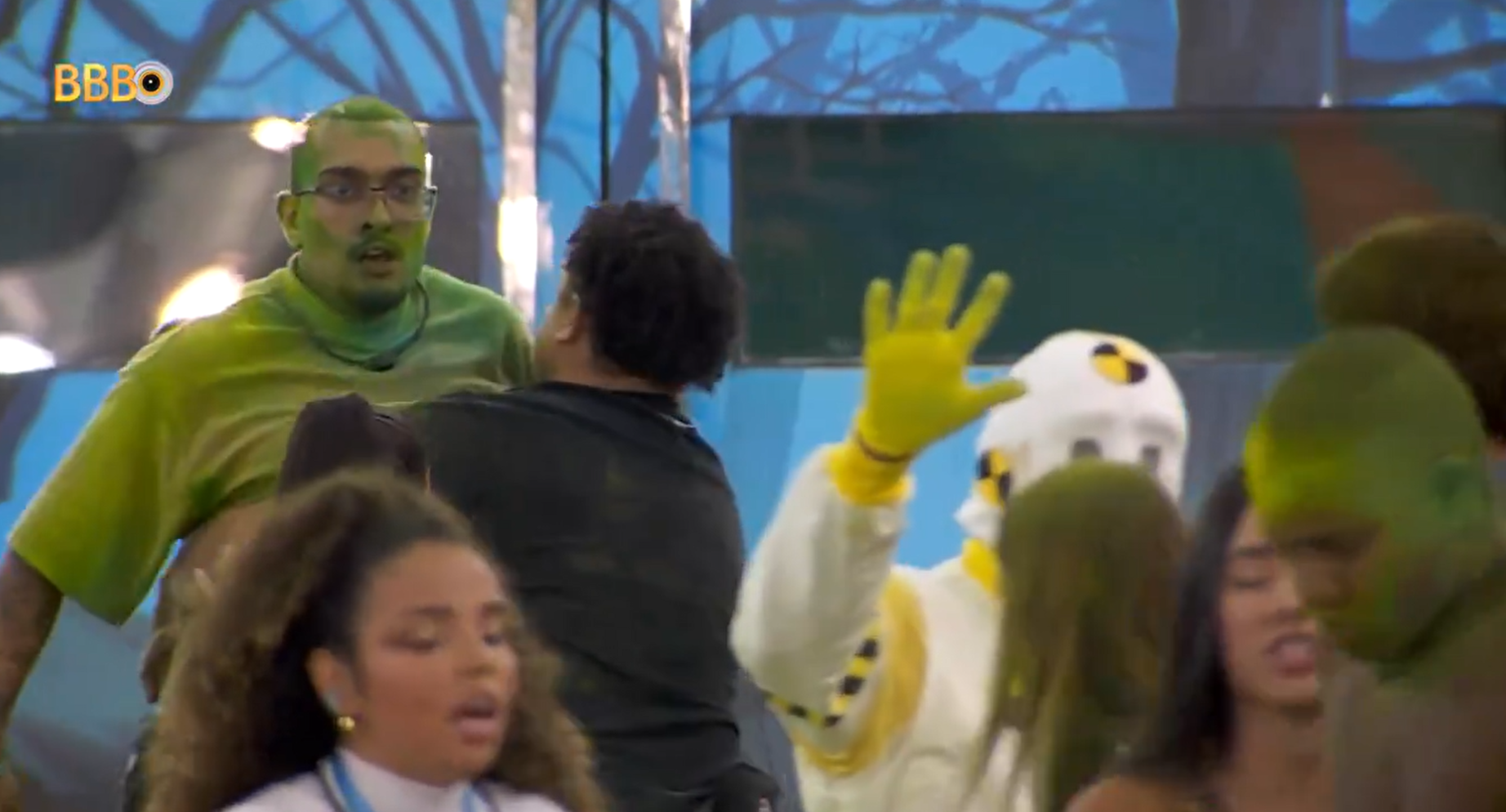 BBB 24: Bin e Davi quase se agridem durante briga e dummy precisa intervir