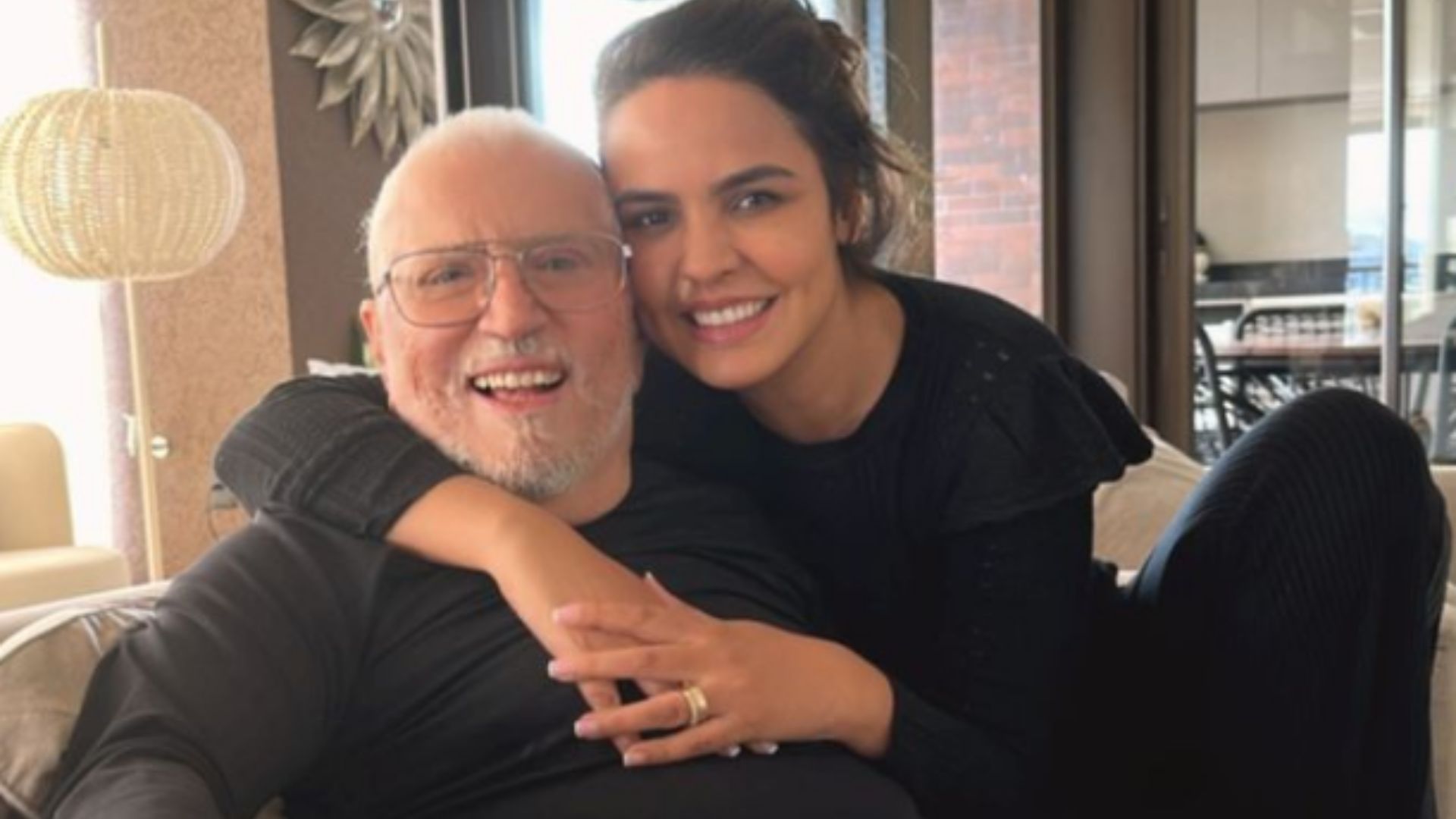 Conheça Renata Domingues: médica e esposa de Carlos Alberto de Nóbrega