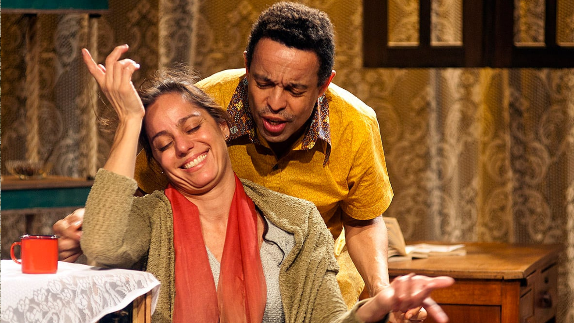 Claudia Mauro ressalta conexão com a família e cura do luto no teatro: ‘Minha história na arte’