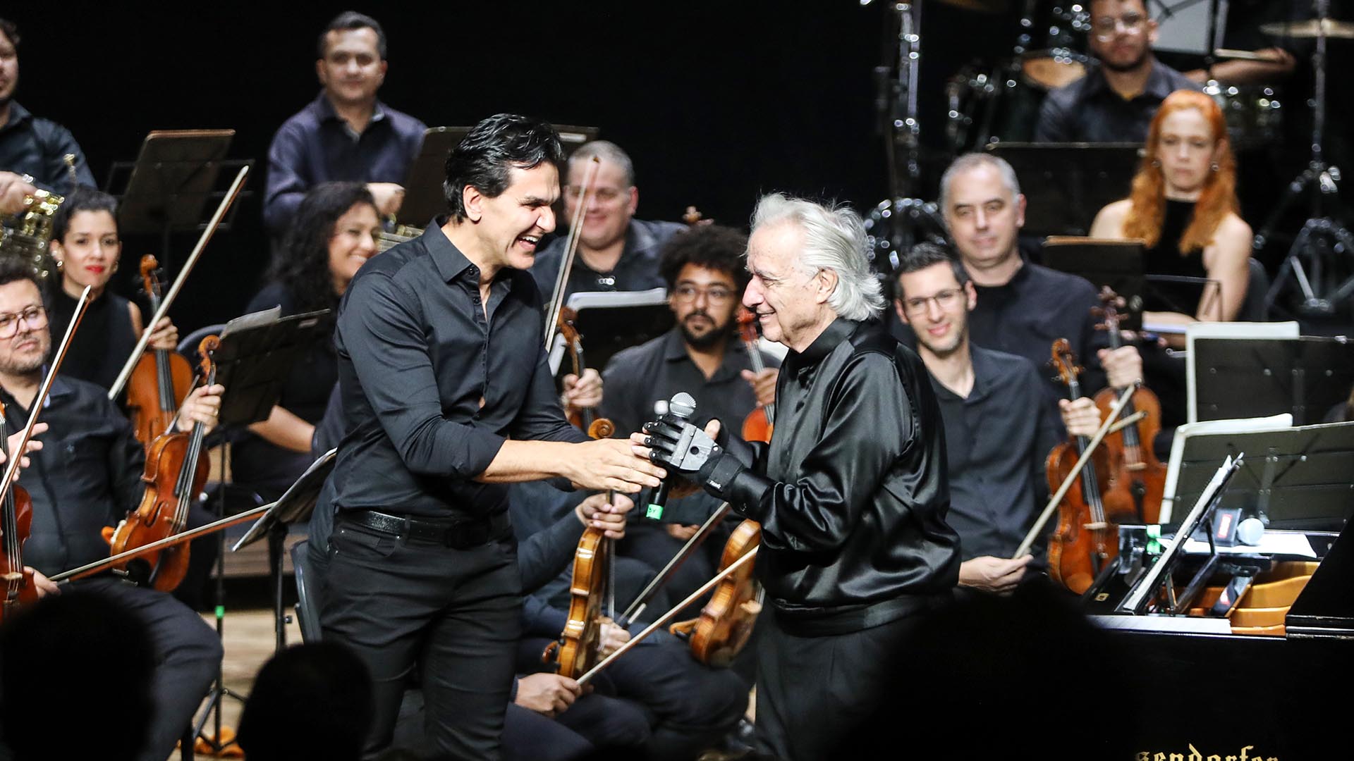 Maestro João Carlos Martins recebe os amigos em novo espetáculo