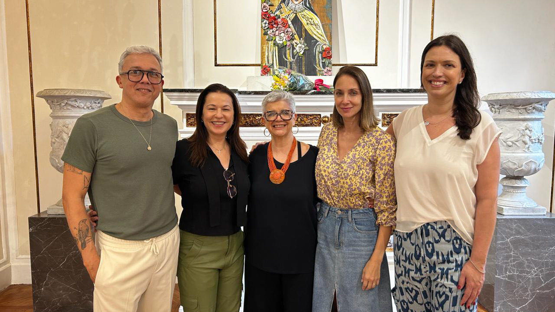 Charles Chaim celebra exposição das crianças da Casa Santa Terezinha