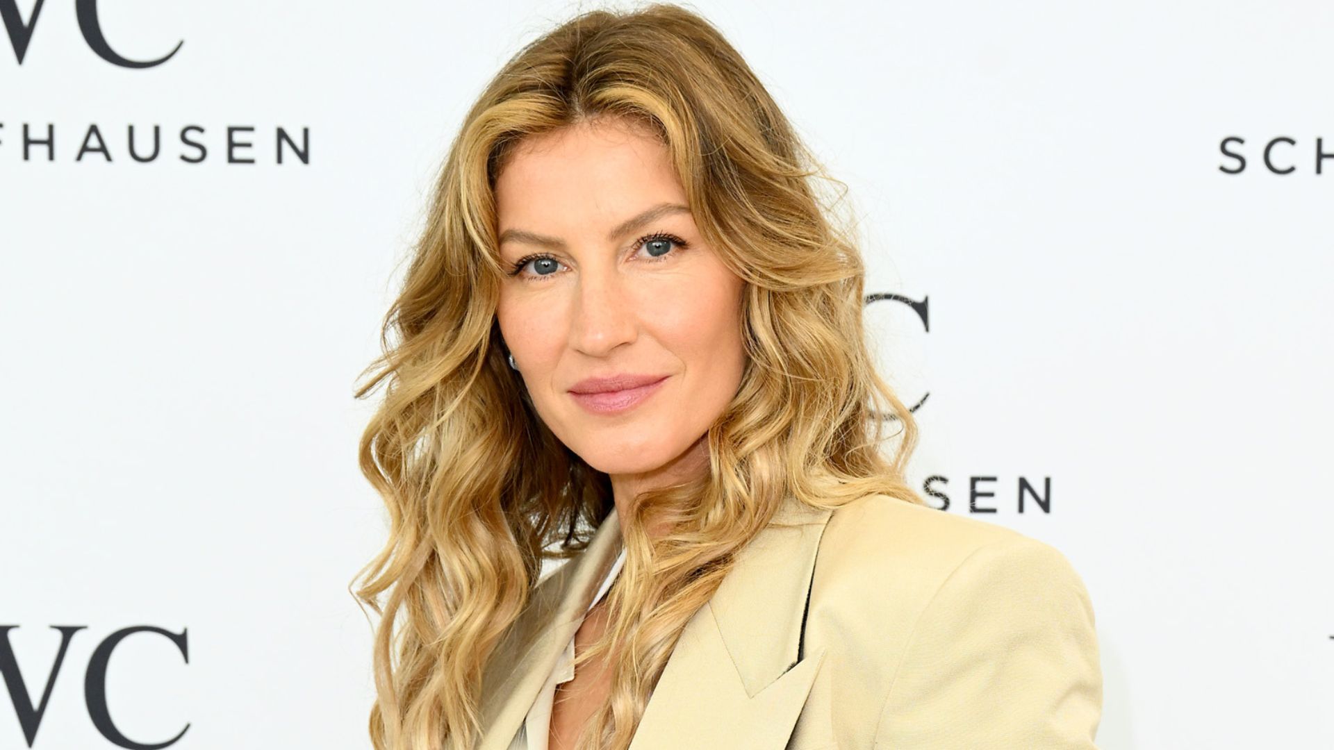 Gisele Bündchen foge de perguntas sobre romance com treinador brasileiro
