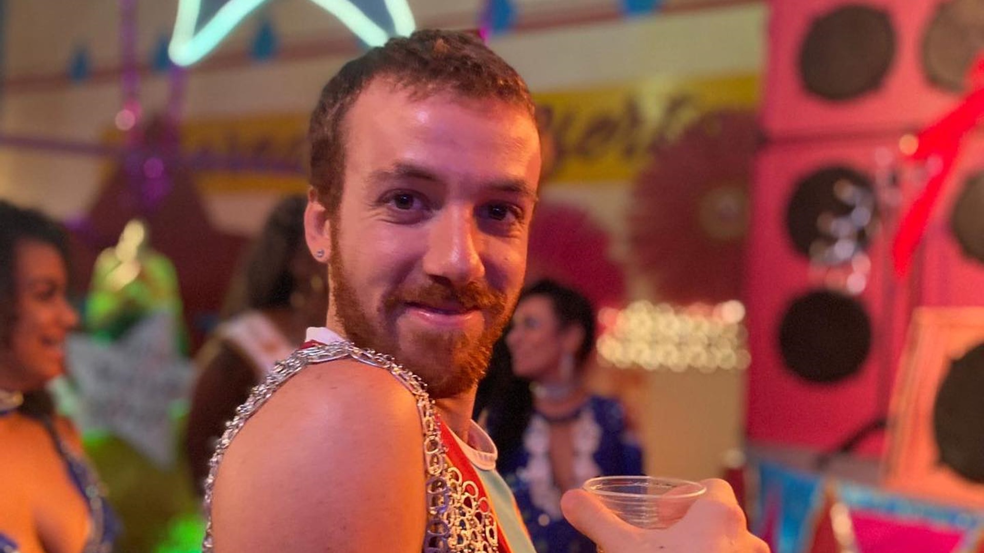 João Côrtes avalia personagem gay de Encantado’s e confessa: ‘Me curou’
