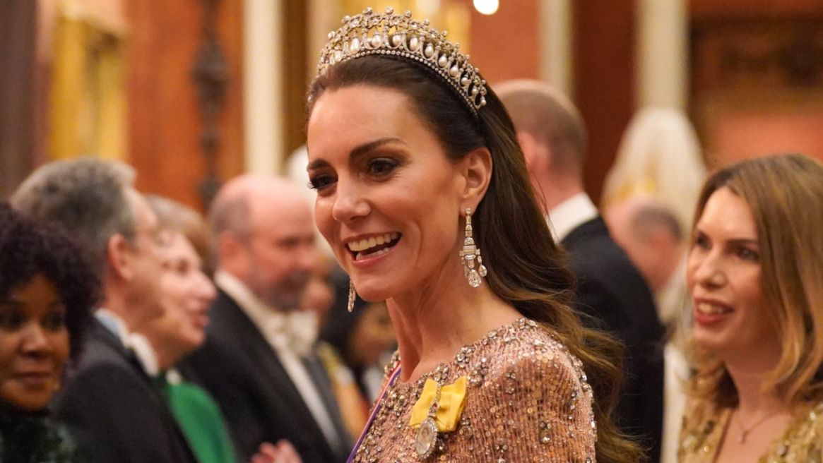 Após polêmica, Instagram coloca selo de aviso em foto editada de Kate Middleton