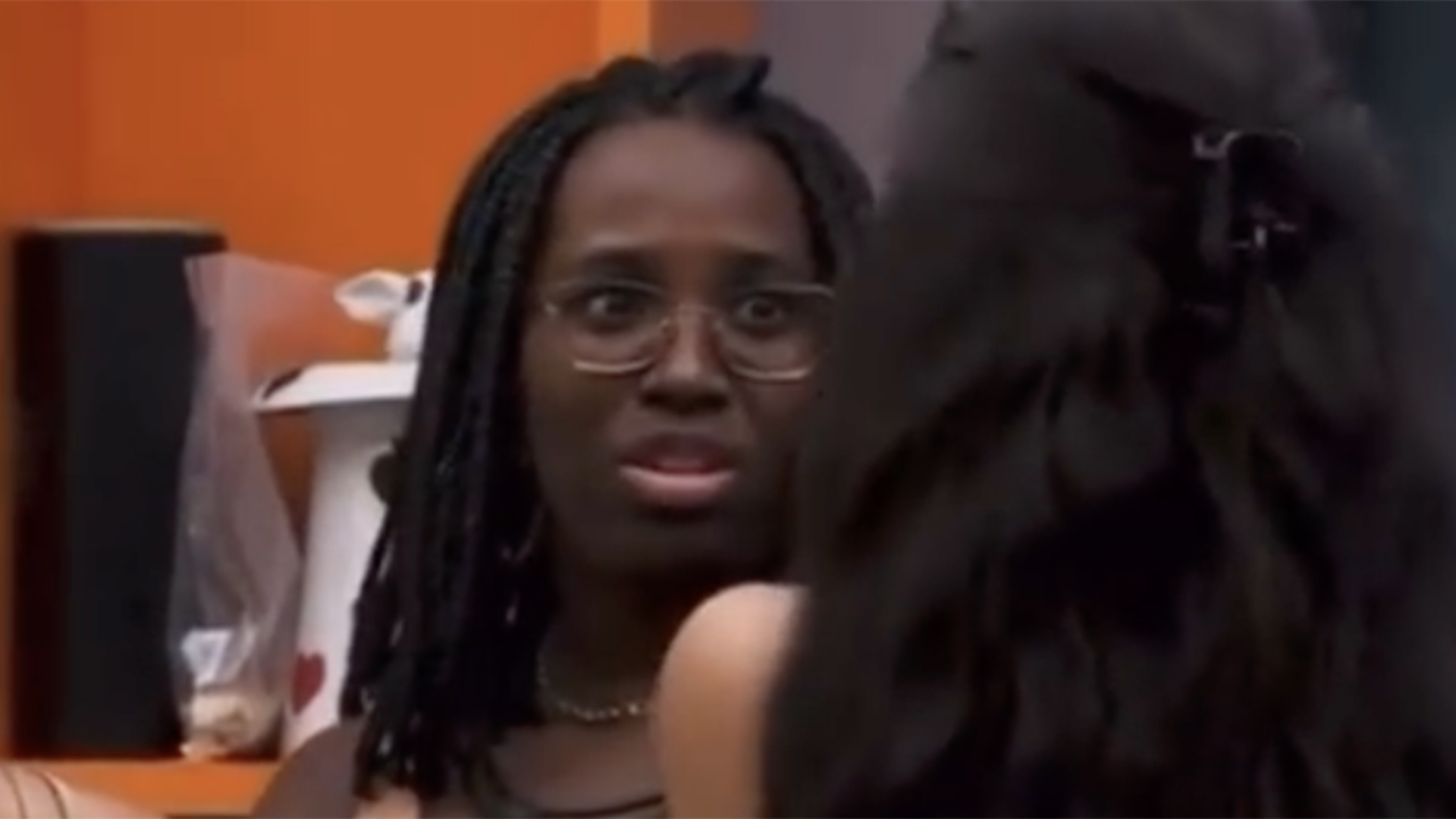 BBB 24: Leidy Elin questiona ausência de foto da esposa de Buda