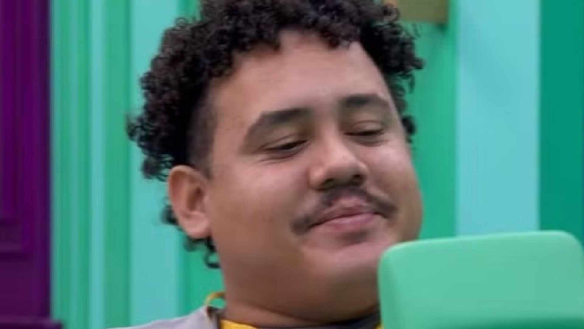 BBB 24: Sem saber que está solteiro, Lucas Henrique se declara para esposa