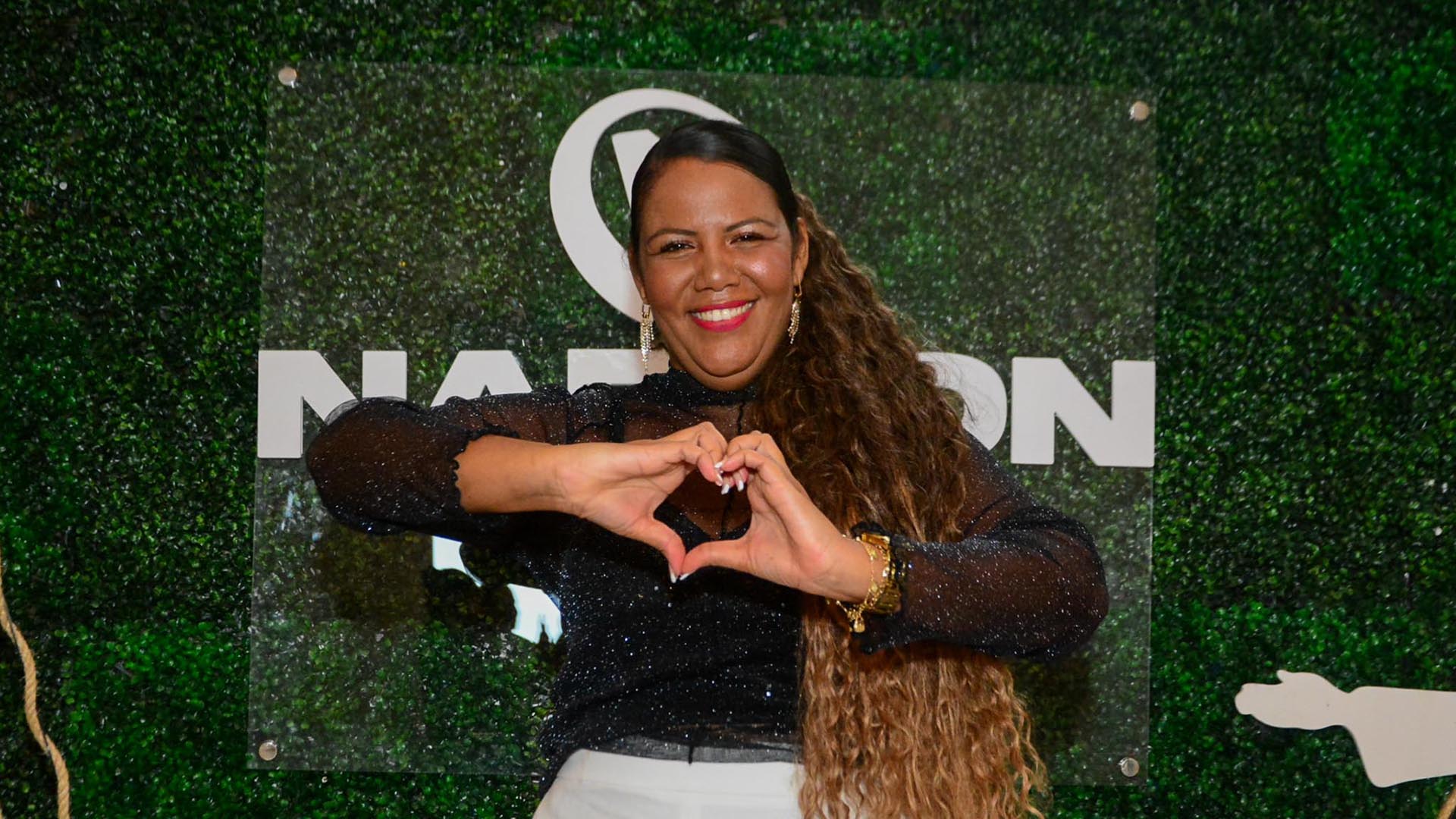 Namorada de Davi prestigia show no RJ e fala sobre situação dele no BBB 24
