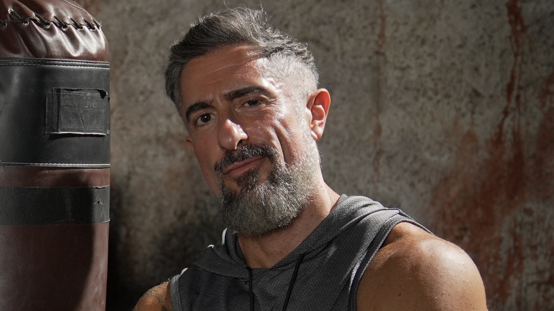 Após mudar visual, Marcos Mion realiza sonho no cinema: ‘É inexplicável’