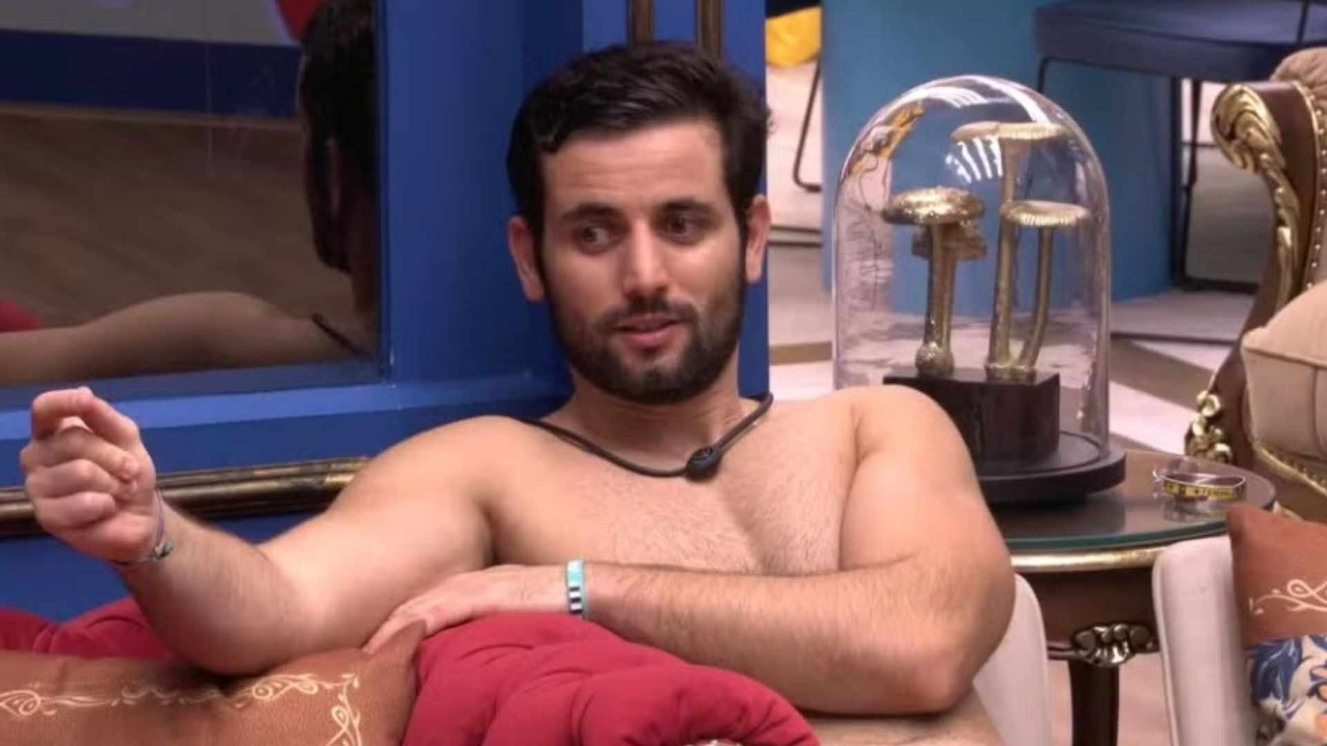 BBB 24: Beatriz coloca Matteus na parede sobre Isabelle: ‘Clima’