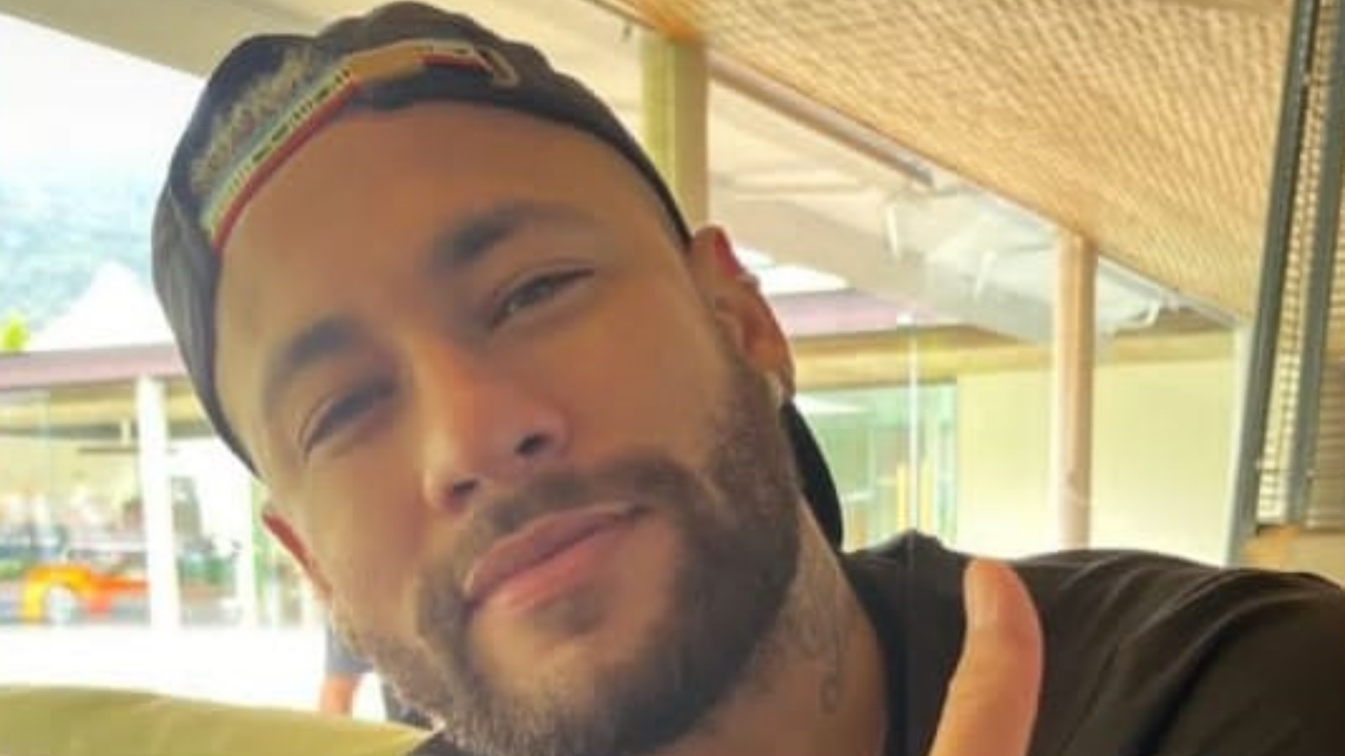 Neymar chama atenção ao surgir com relógio caríssimo; saiba o preço