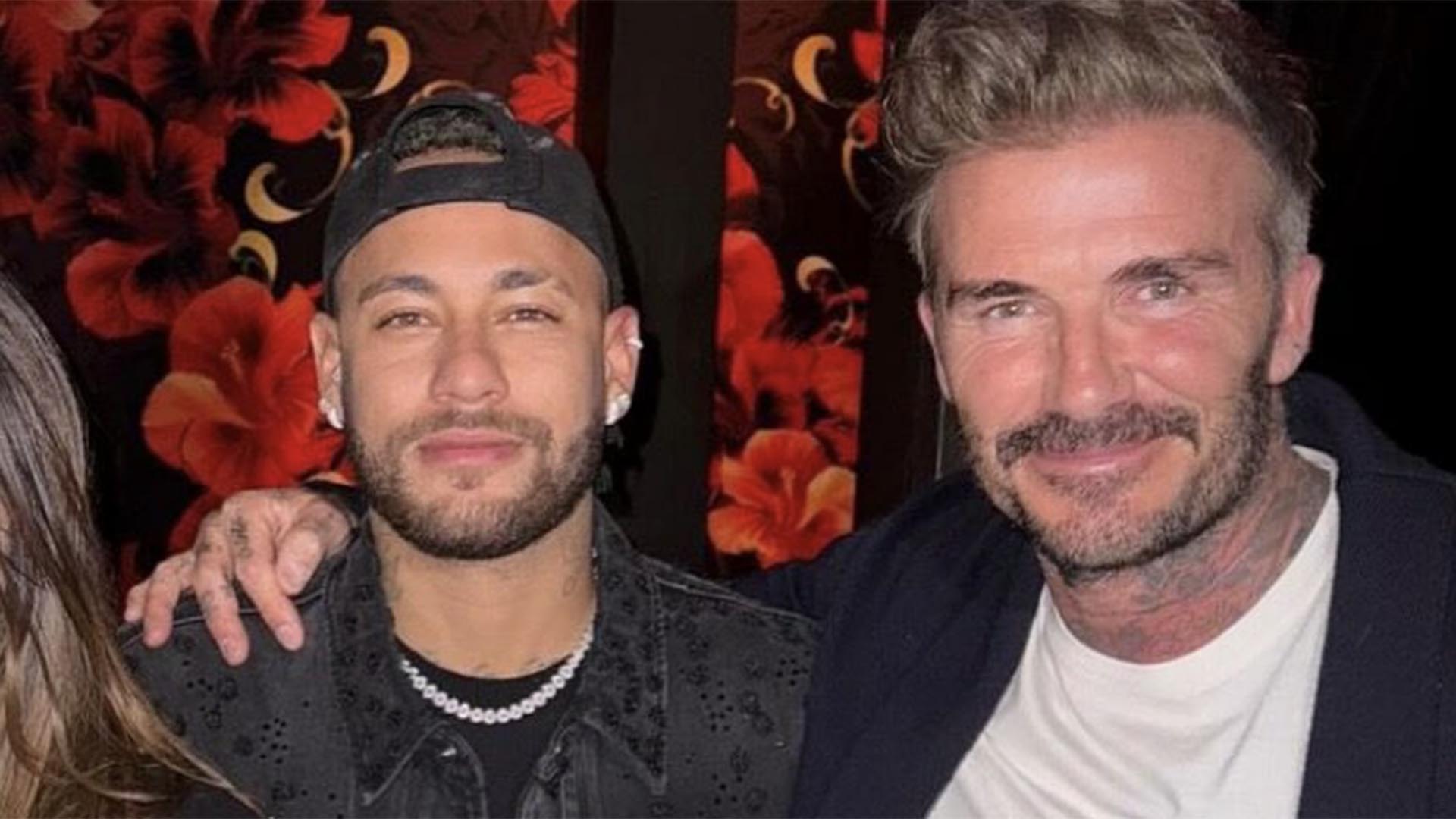 Neymar Jr surge em foto com David e Victoria Beckham