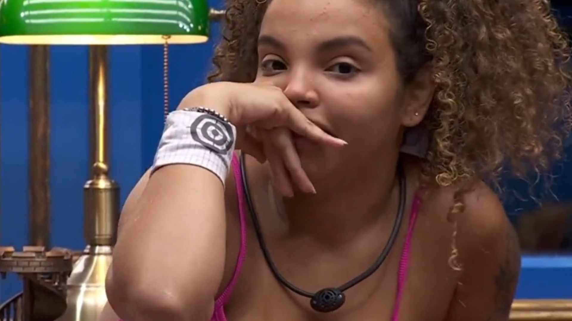 BBB 24: Pitel tem reação surpreendente ao não ver esposa de Buda em vídeo
