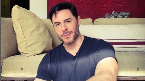 Ricardo Tozzi volta ao teatro com comédia após três anos dedicados ao empreendedorismo