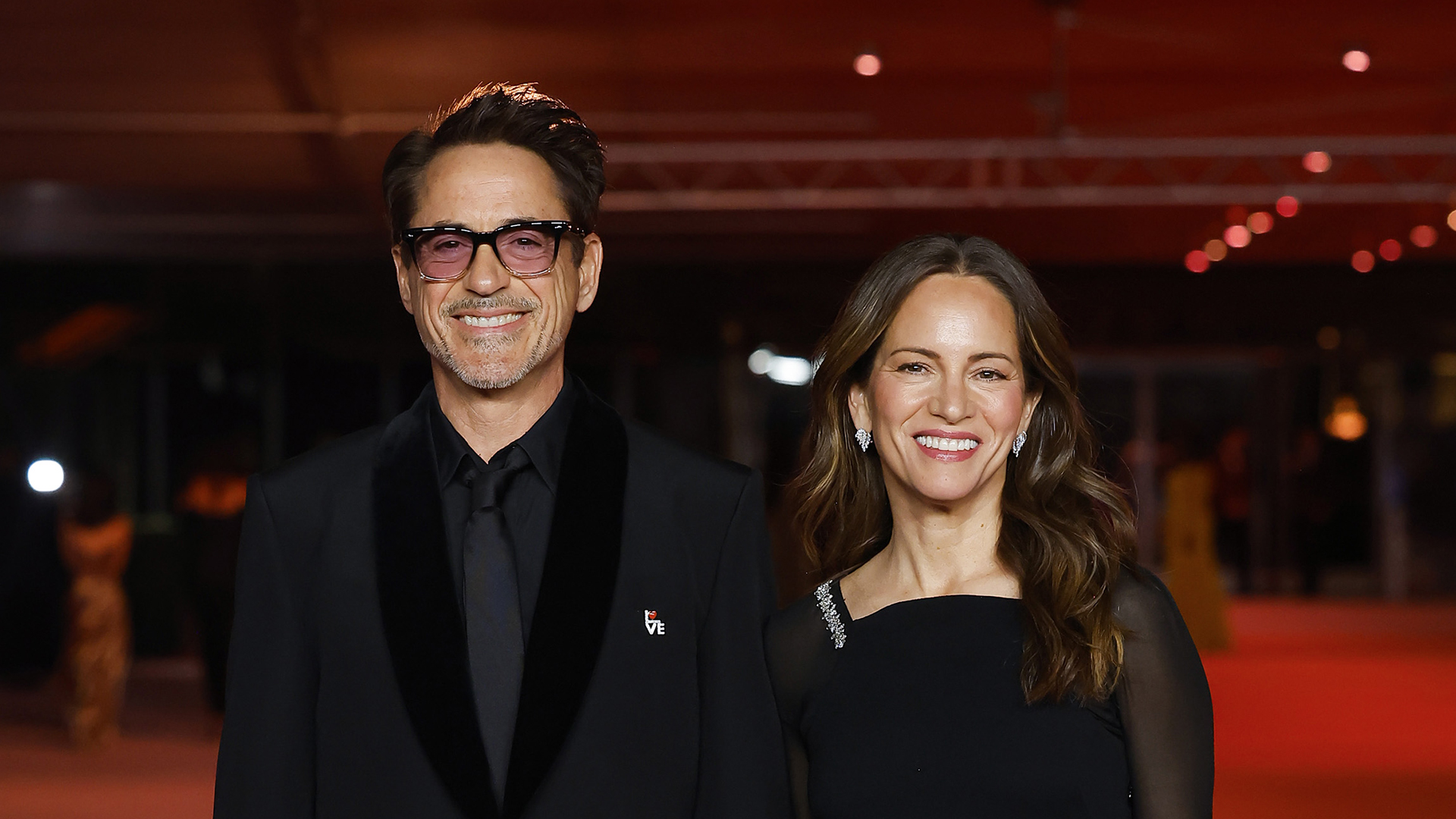 Esposa de Robert Downey Jr revela a regra das ‘duas semanas’ em seu casamento