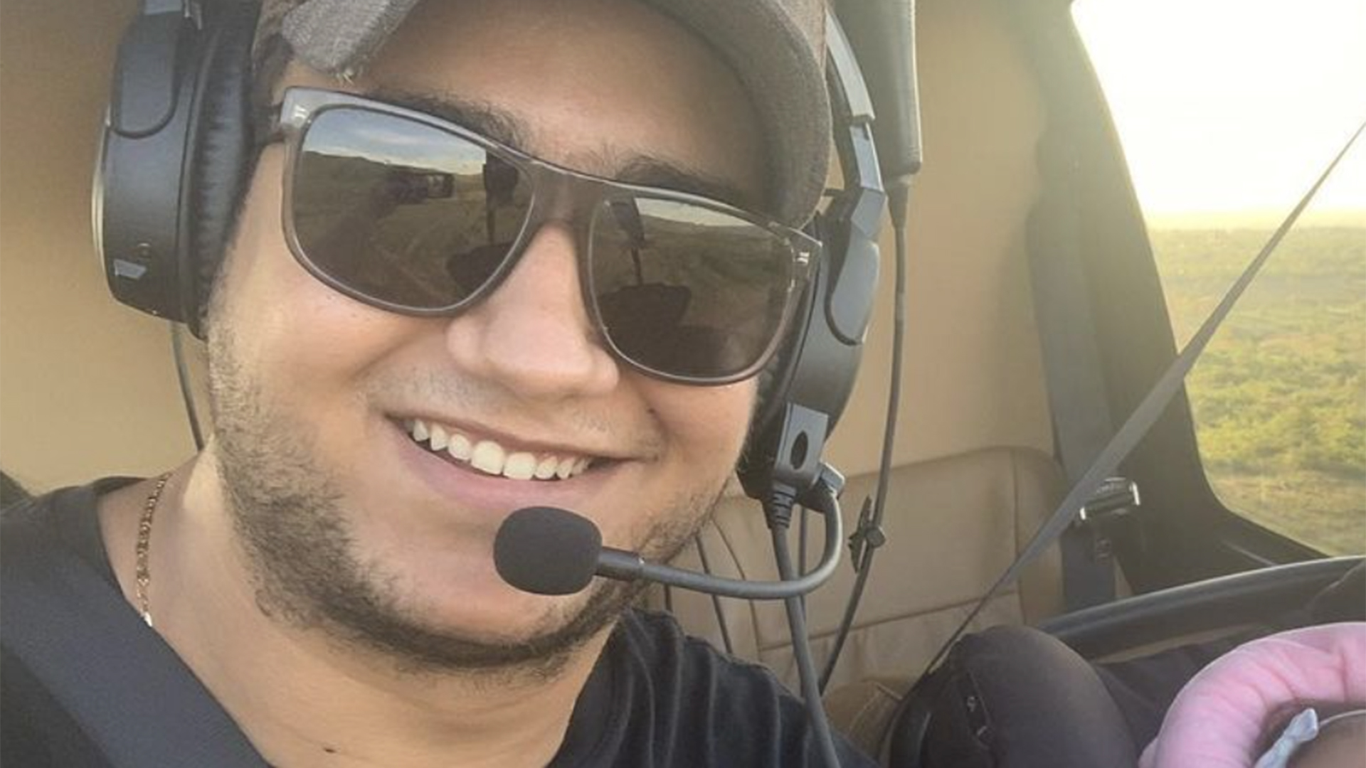 Sertanejo Juliano compra seu próprio helicóptero