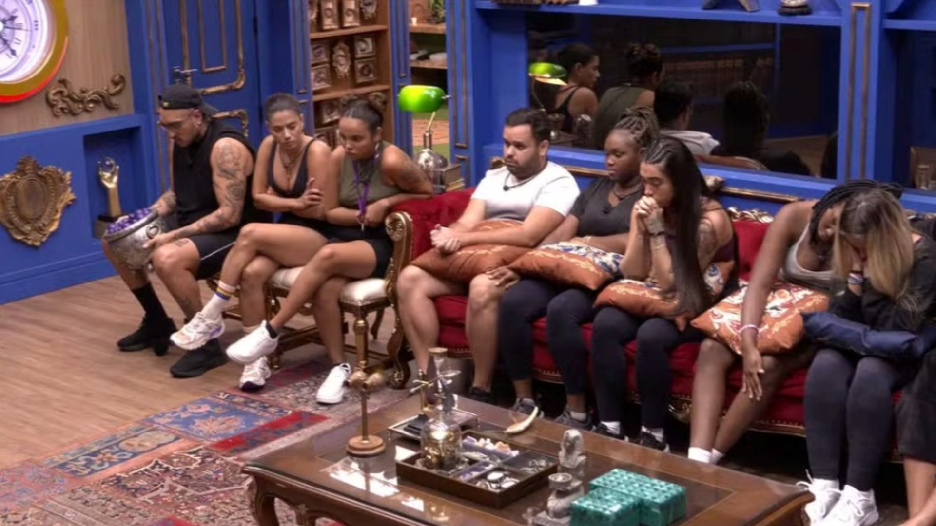 BBB 24: Tadeu Schmidt fala com brothers sobre Wanessa: “Descumpriu uma regra”