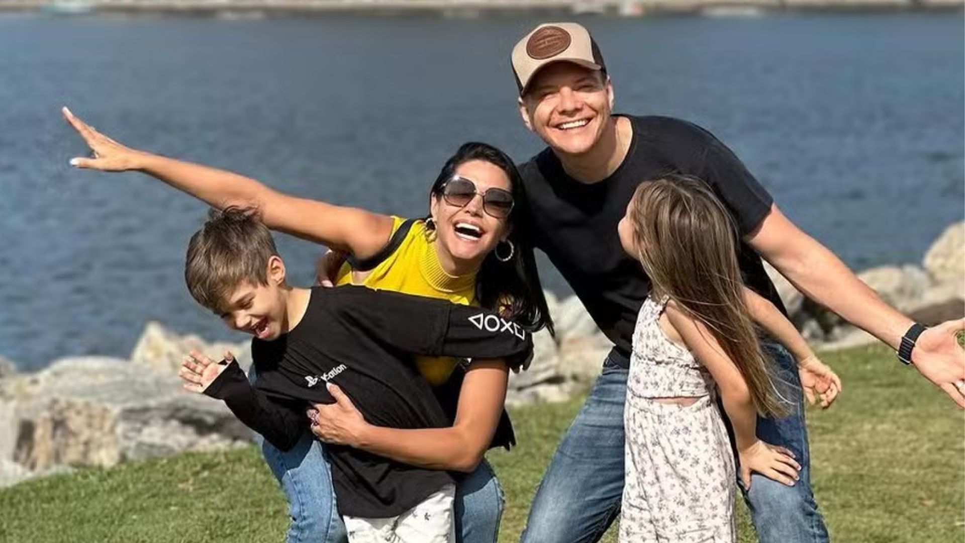 Thais Fersoza encanta ao abrir álbum de fotos com a família: ‘Que lindeza’