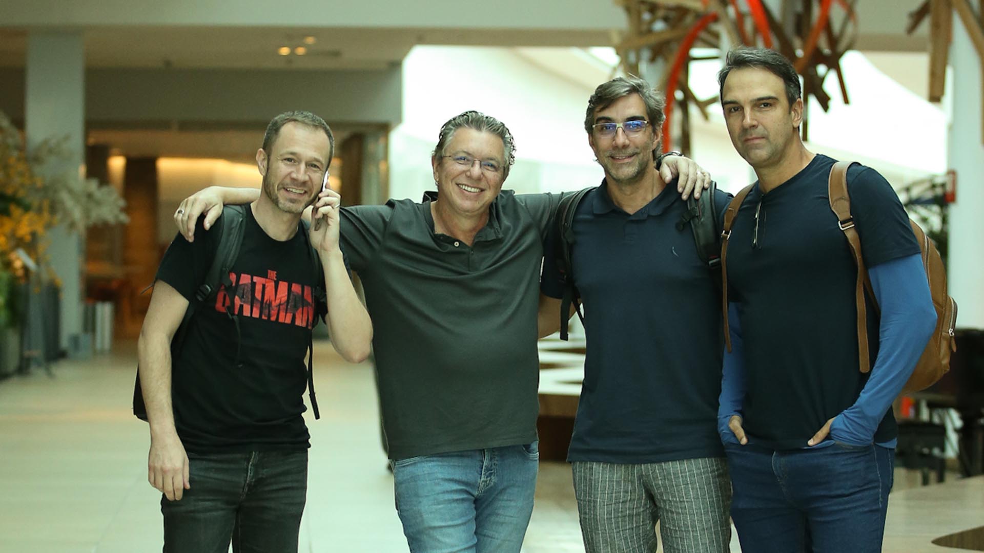Tiago Leifert curte almoço com Boninho e Tadeu Schmidt no RJ