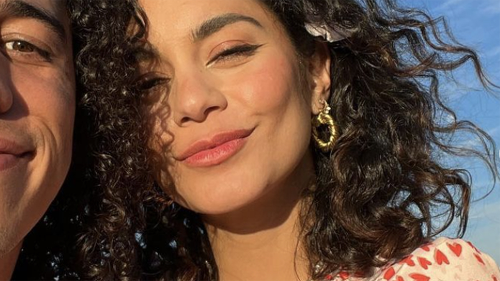Quem é o pai do bebê de Vanessa Hudgens? Conheça o marido dela