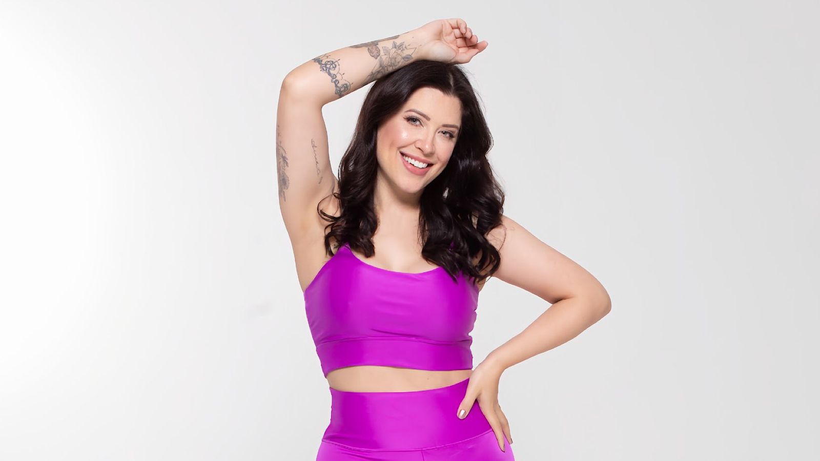 Ex-BBB Andressa abraça luta contra o lipedema em novo ensaio: ‘Muitas mulheres passam’