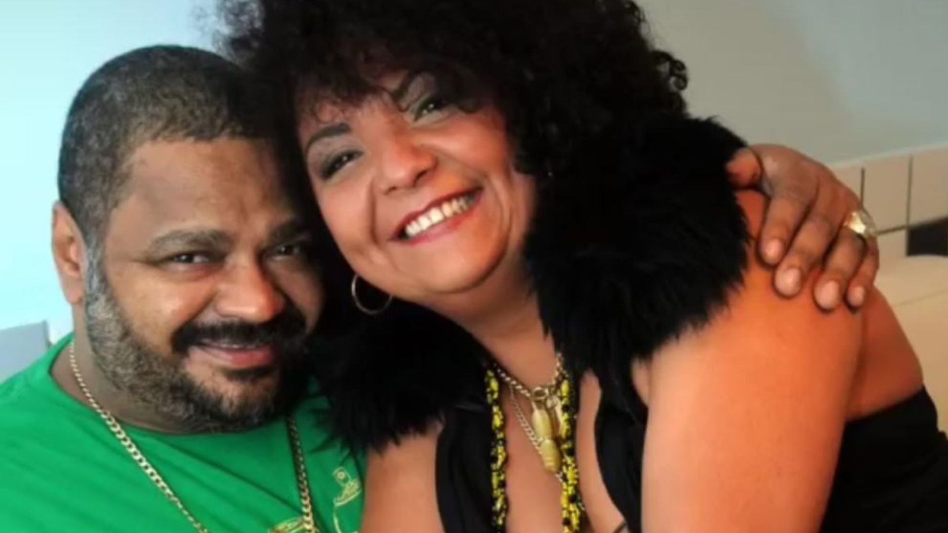 Esposa de Arlindo Cruz atualiza estado de saúde do cantor após internação