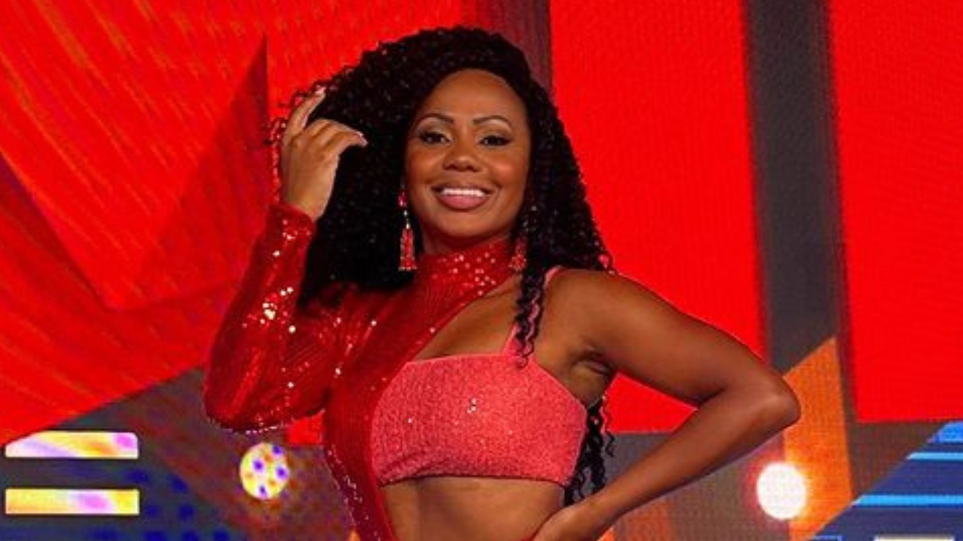 Bailarina do ‘Programa do Ratinho’ pede demissão após piada racista