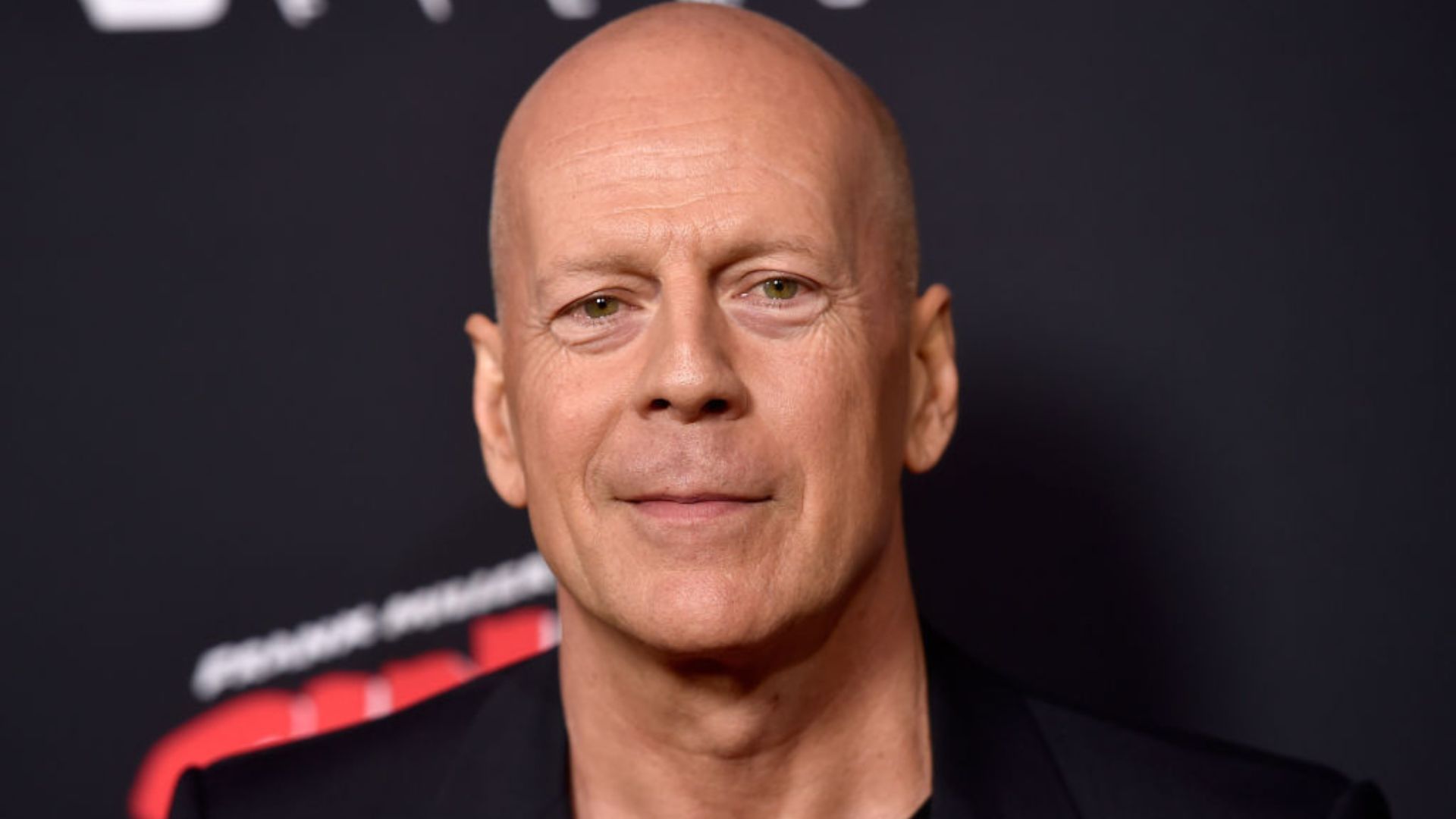 Bruce Willis faz rara aparição nas redes sociais ao lado da neta