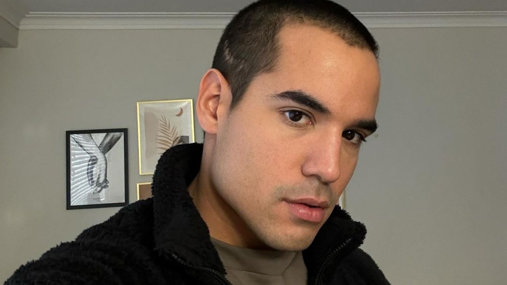Bruno Gadiol relembra reação do pai ao descobrir que ele é gay: ‘Desnorteado’