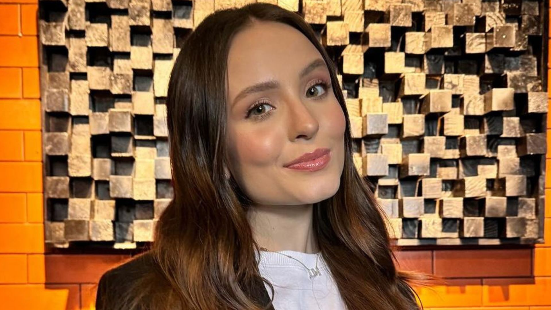 Casada, Larissa Manoela abre o jogo sobre ser mãe: “Não quero adiar muito”