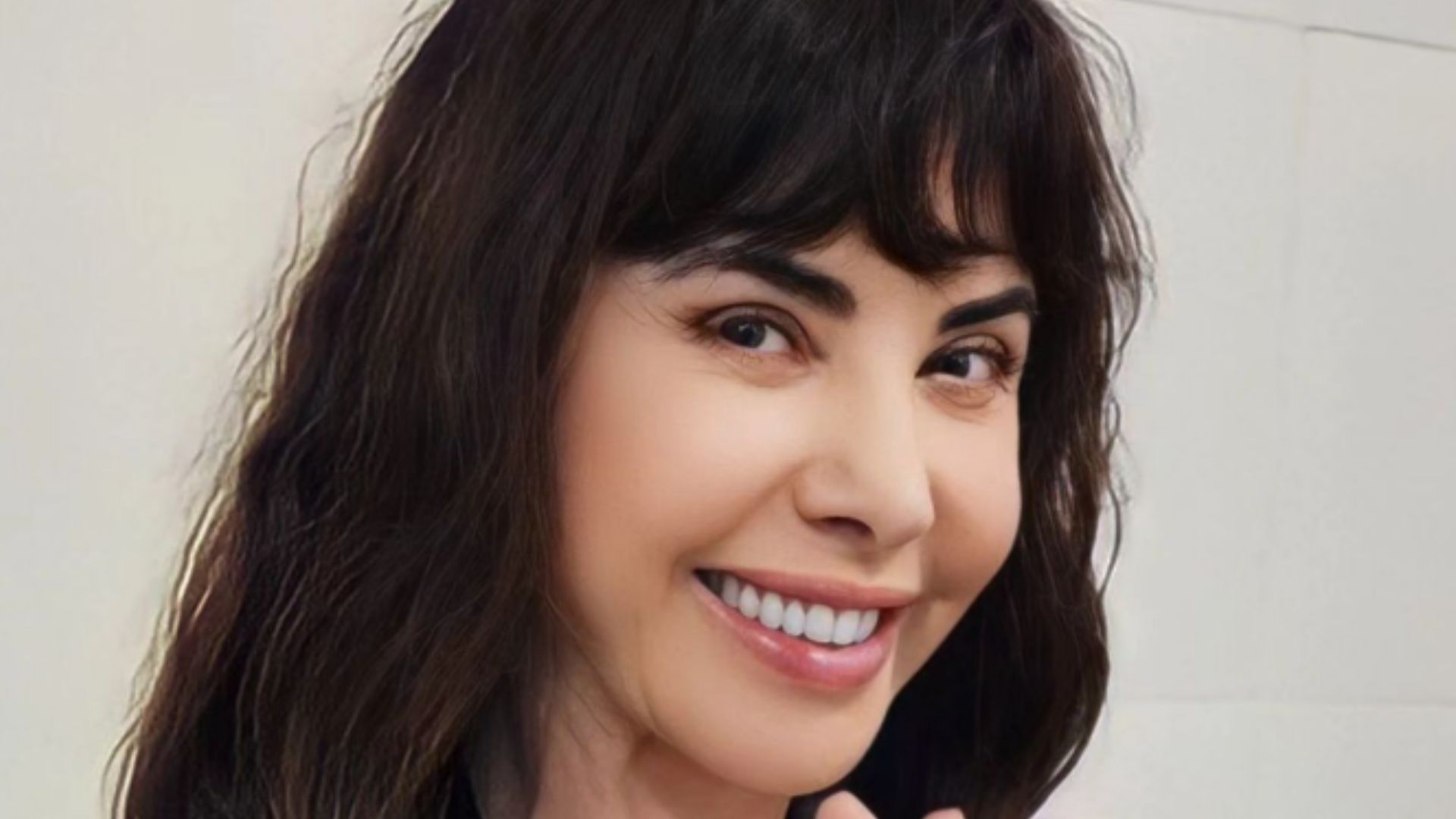 Claudia Alencar deve ter alta em breve, segundo boletim médico