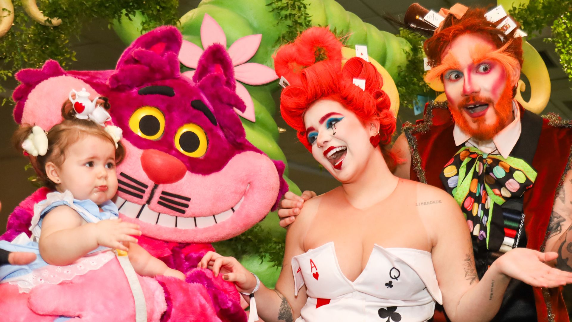 Confira o ‘cabelo maluco’ dos famosos em primeiro dia de festa de Lua Di Felice