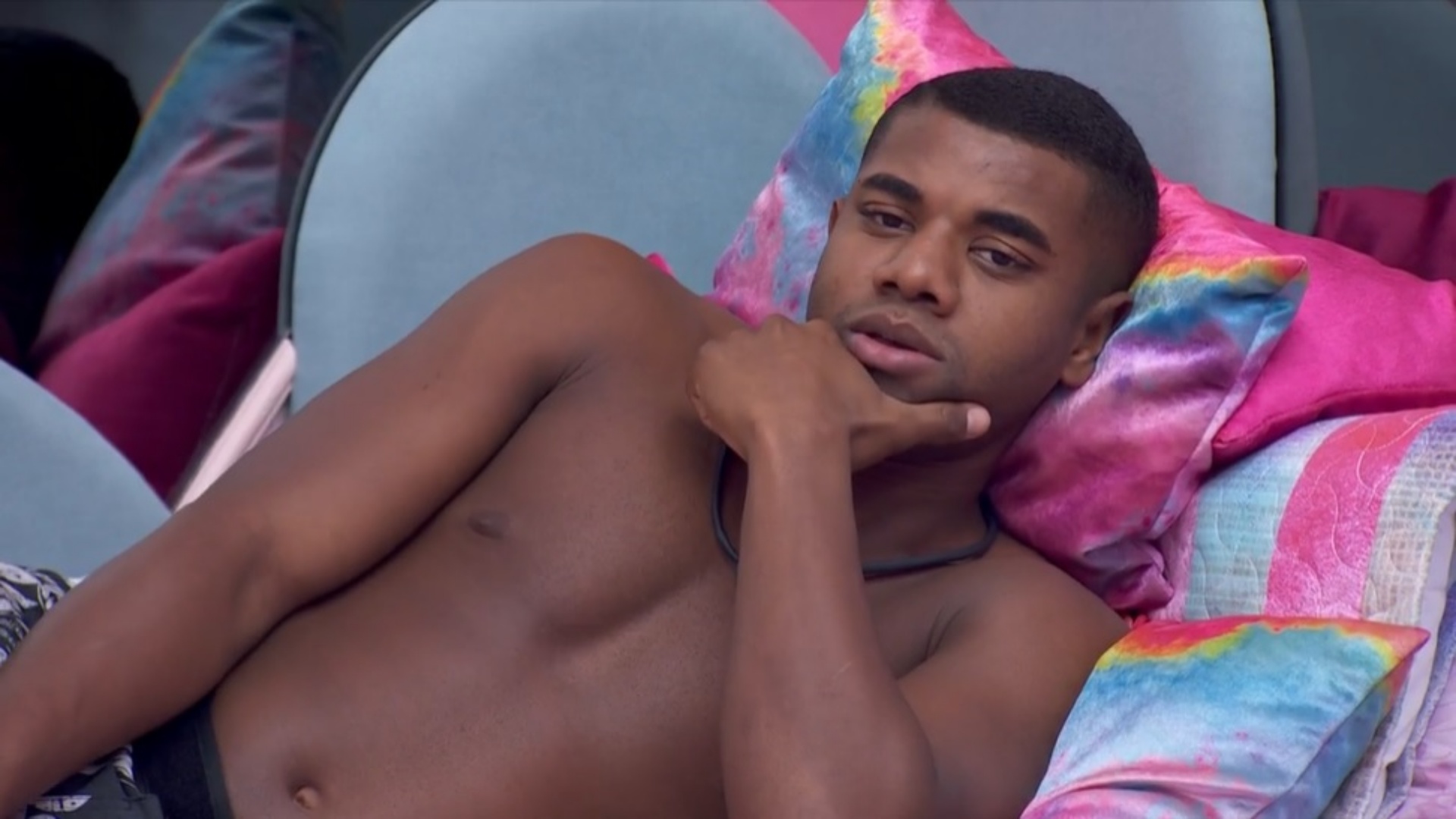 BBB 24: Davi alerta Isabelle sobre aproximação de Giovanna: “Estratégia”