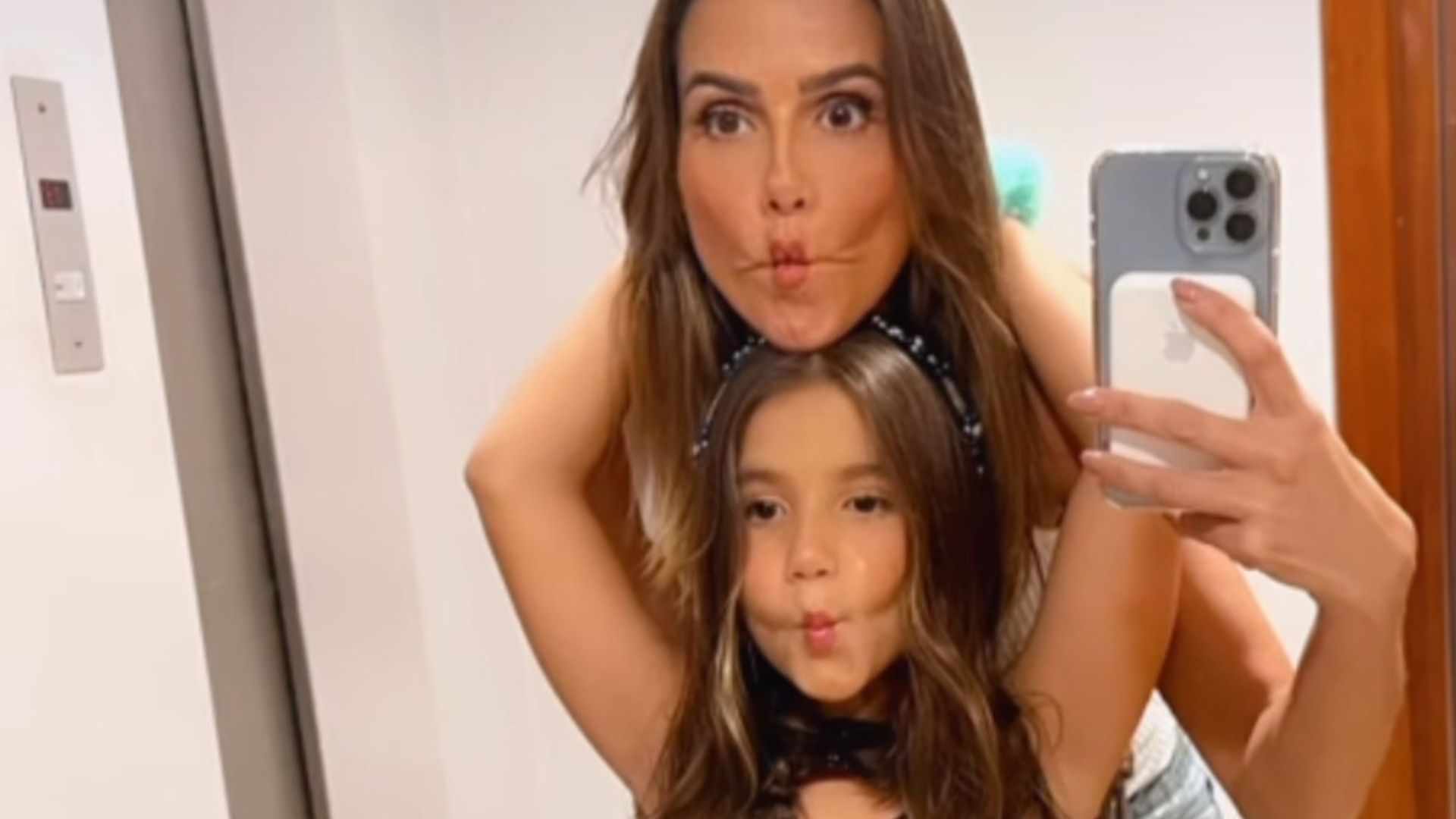 Divorciada, Deborah Secco aparece com a filha e manda recado: ‘Sobre amor’