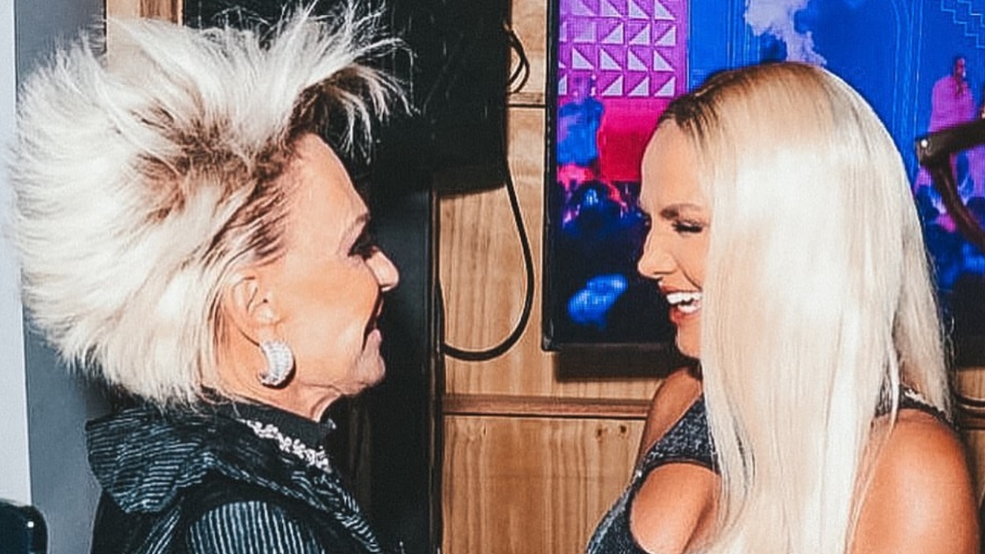 Ana Maria Braga ganha mensagem especial de Eliana no dia do seu aniversário