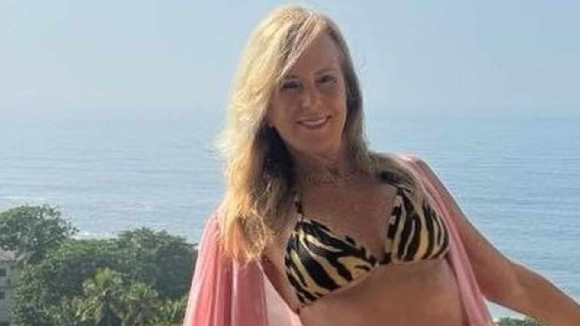 Eterna Garota de Ipanema, Helô Pinheiro dá show de beleza em varanda