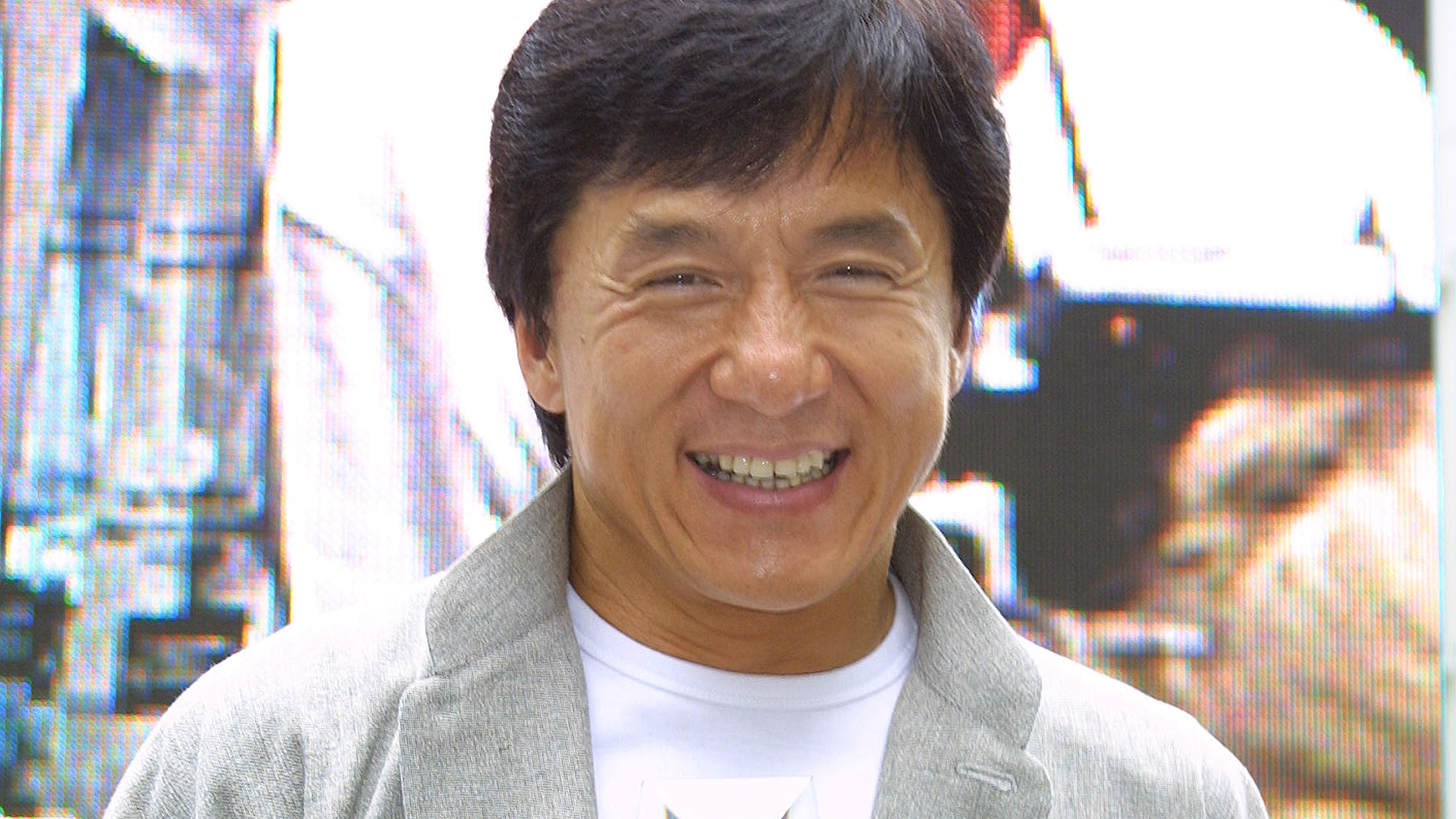 Jackie Chan completa 70 anos. Veja a foto mais recente dele