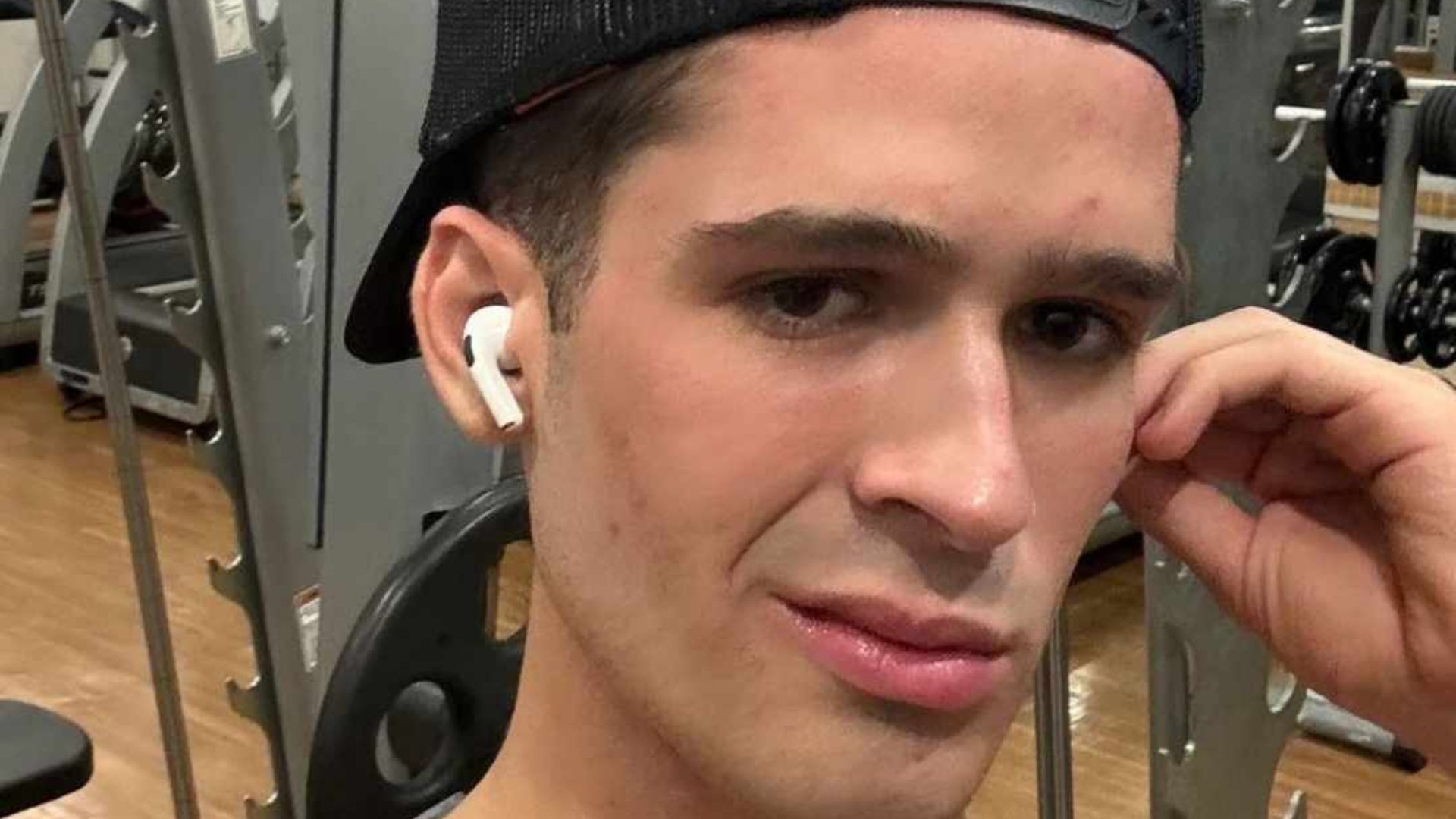 João Guilherme corre atrás de prejuízo na academia: “Nome disso é Páscoa”