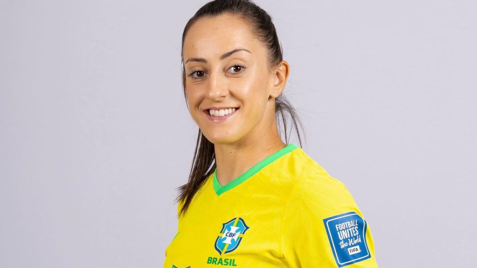 Jogadora da seleção brasileira revela diagnóstico de câncer: ‘Apoio e orações’