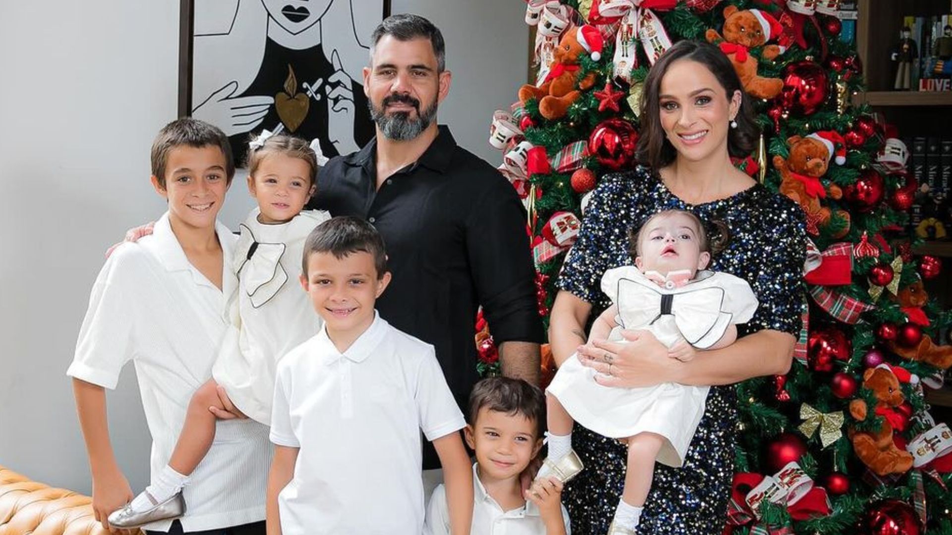 Juliano Cazarré detalha rotina com os seis filhos: ‘Uma alegria’